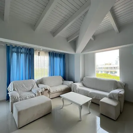 Beach Side Penthouse Appartement Golem (Tirana)